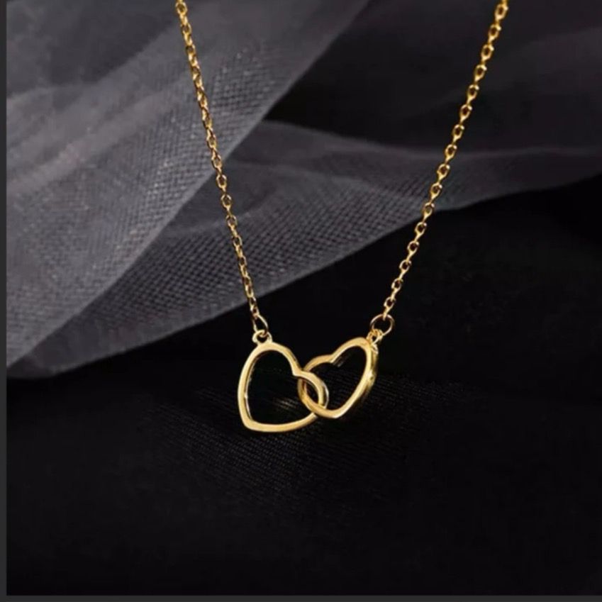 A Double Golden Heart Shape Pendant